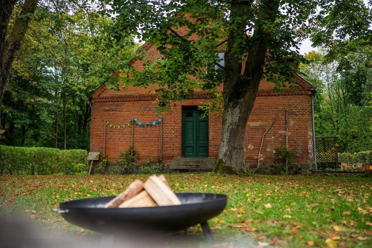 Wald- Und Seeidyll Im Historischen Forsthaus Neuruppin Exteriör bild
