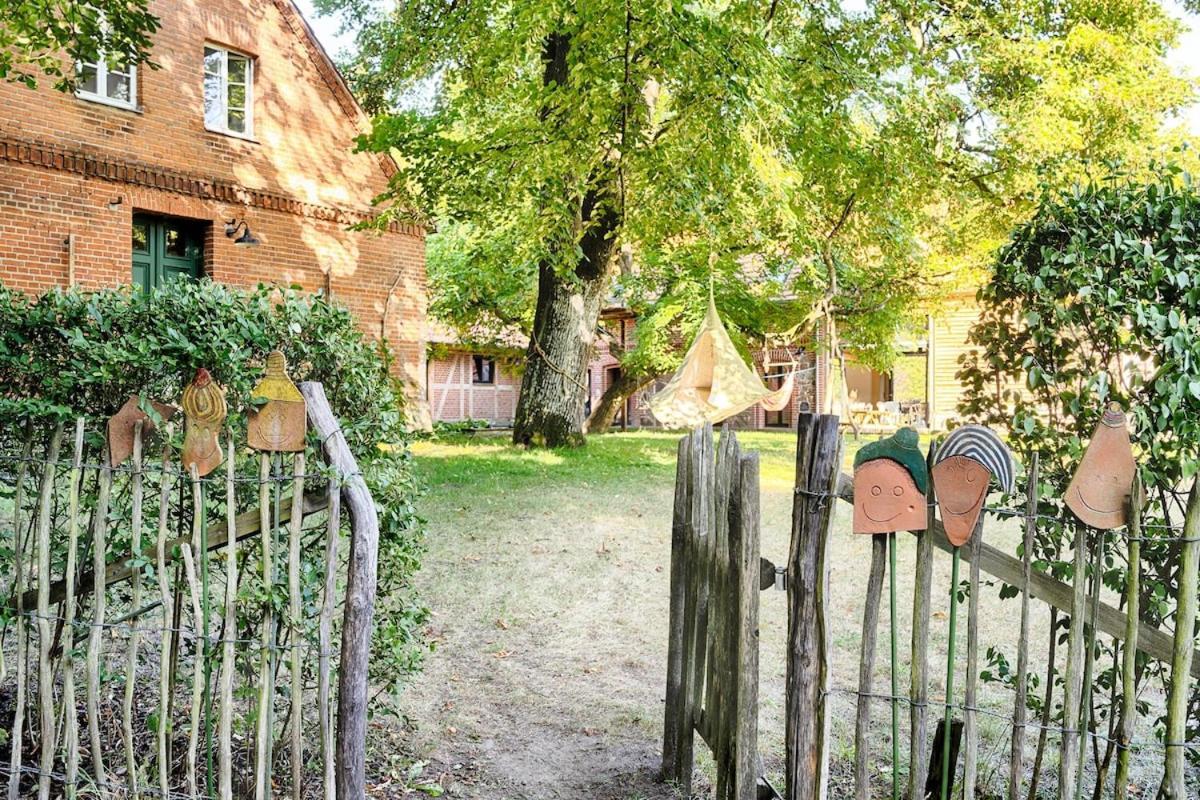 Wald- Und Seeidyll Im Historischen Forsthaus Neuruppin Exteriör bild